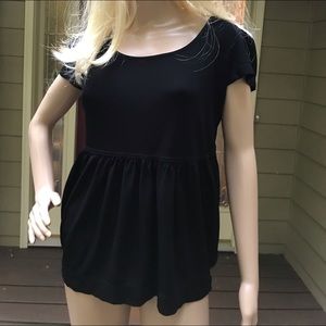 MOSCHINO GORGEOUS ITALIAN TOP IN MINT CONDITION